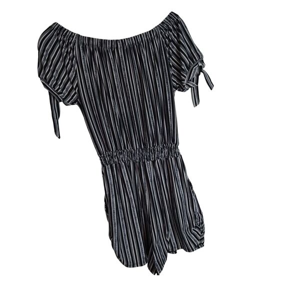 Derek Heart Off Shoulder Romper Black Striped, Slit Sleeves, Pockets Women’s XL - Picture 3 of 8